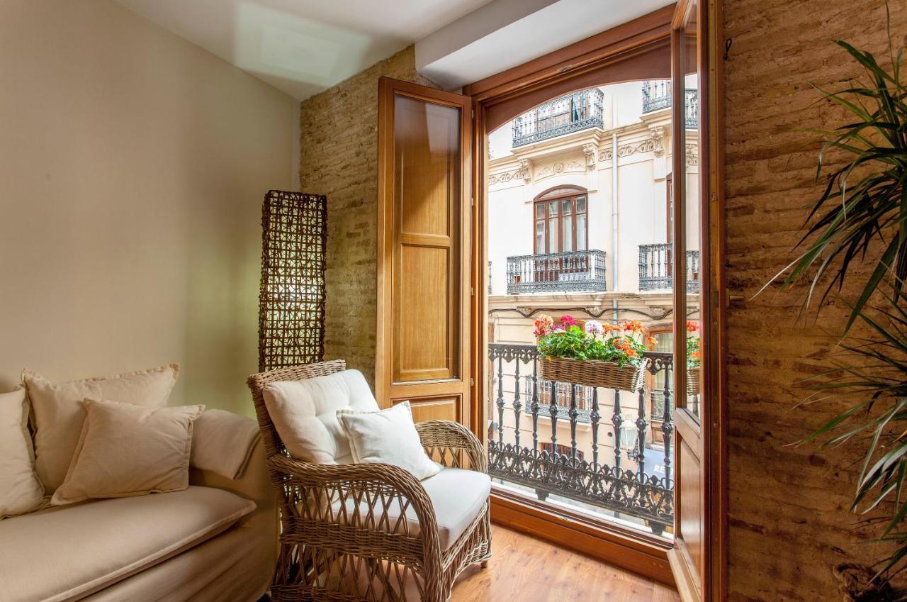 Luxurious & Alluring Home In Historic Town Valência Exterior foto